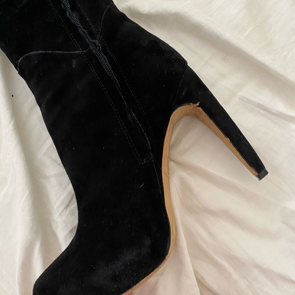 Black suede thigh high boots - Picture 4 of 7